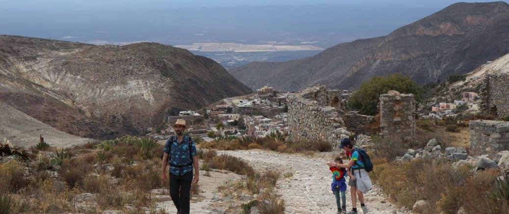 Real de Catorce, San Luis Potosi (en vrai à Potrero un peu avant le tunnel qui mène à Real de Catorce) -> Cedral, San Luis Potosi Real de Catorce, San Luis Potosi (en vrai à Potrero un peu avant le tunnel qui mène à Real de Catorce) -> Cedral, San Luis Potosi